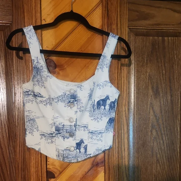 Levi's Black and Red Logo Design - Picture 1 of 3